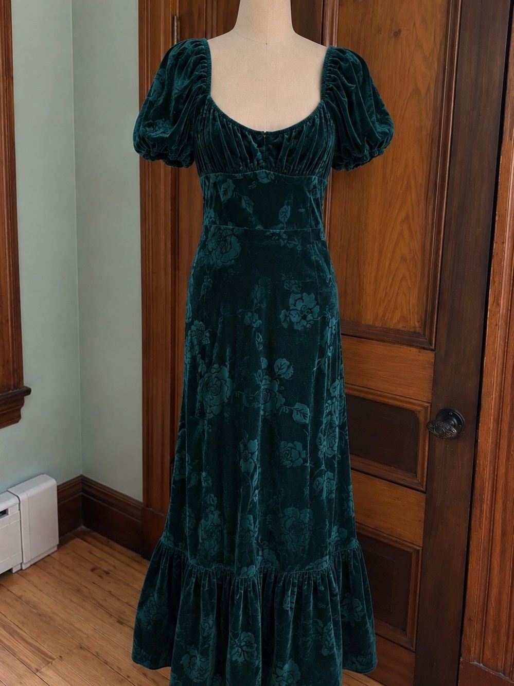 Vintage Emerald Green Velvet Floral Puff-Sleeve Maxi Dress